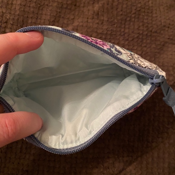 Vera Bradley smartphone wristlet/crossbody bundle - Picture 9 of 9